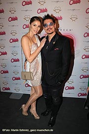 Chris Töpperwien mit neuer Freundin Lili @ teatro Ohlala Premiere (©Foto: Martin Schmitz)